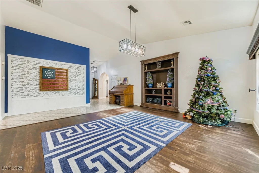 8225 Long Buffalo, Las Vegas, NV 89131