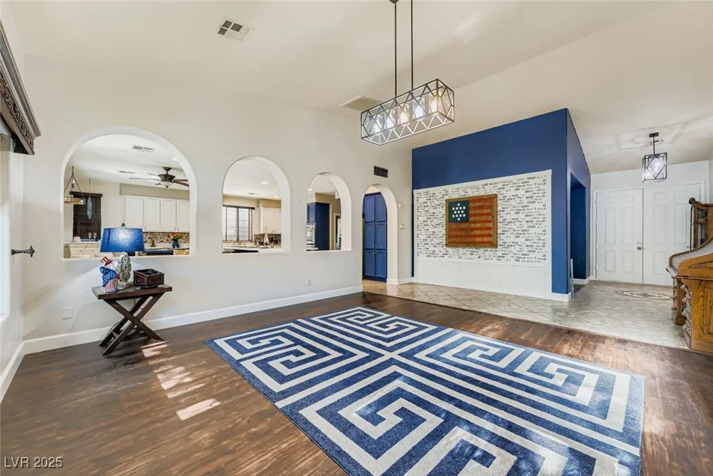 8225 Long Buffalo, Las Vegas, NV 89131