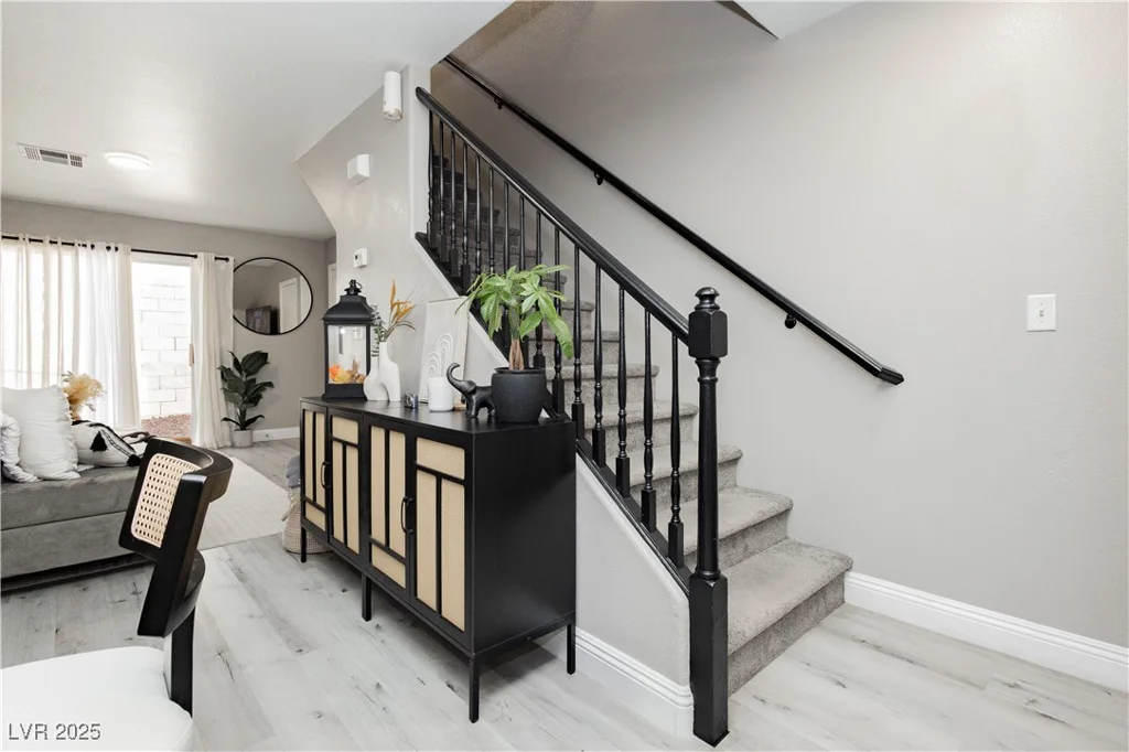 4774 Valleyside, Las Vegas, NV 89115
