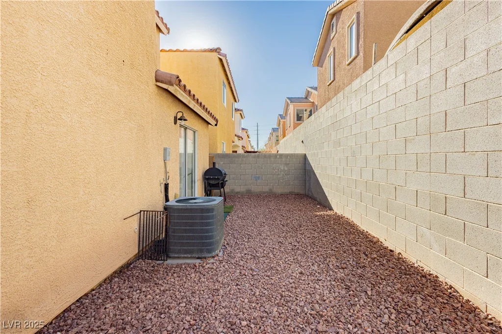 4774 Valleyside, Las Vegas, NV 89115