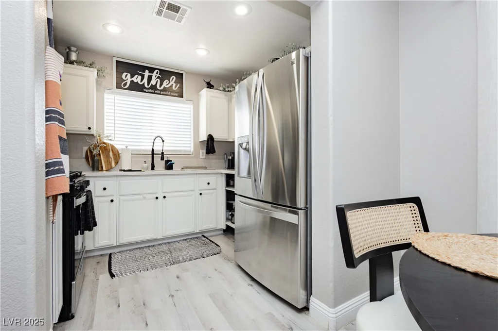 4774 Valleyside, Las Vegas, NV 89115