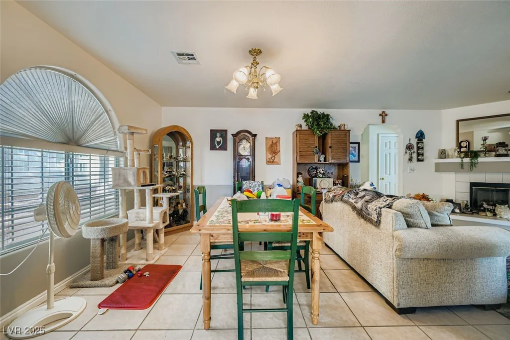 6800 Elm Creek, Las Vegas, NV 89108