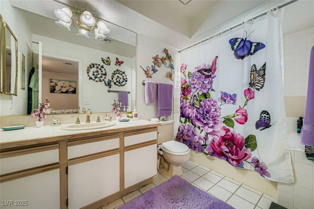 6800 Elm Creek, Las Vegas, NV 89108