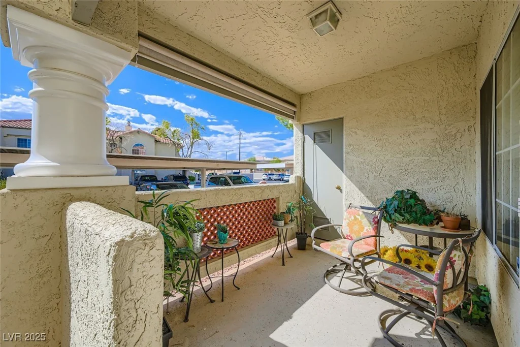 6800 Elm Creek, Las Vegas, NV 89108
