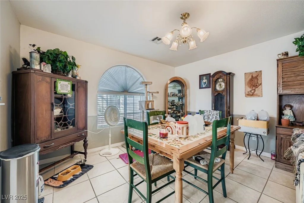 6800 Elm Creek, Las Vegas, NV 89108