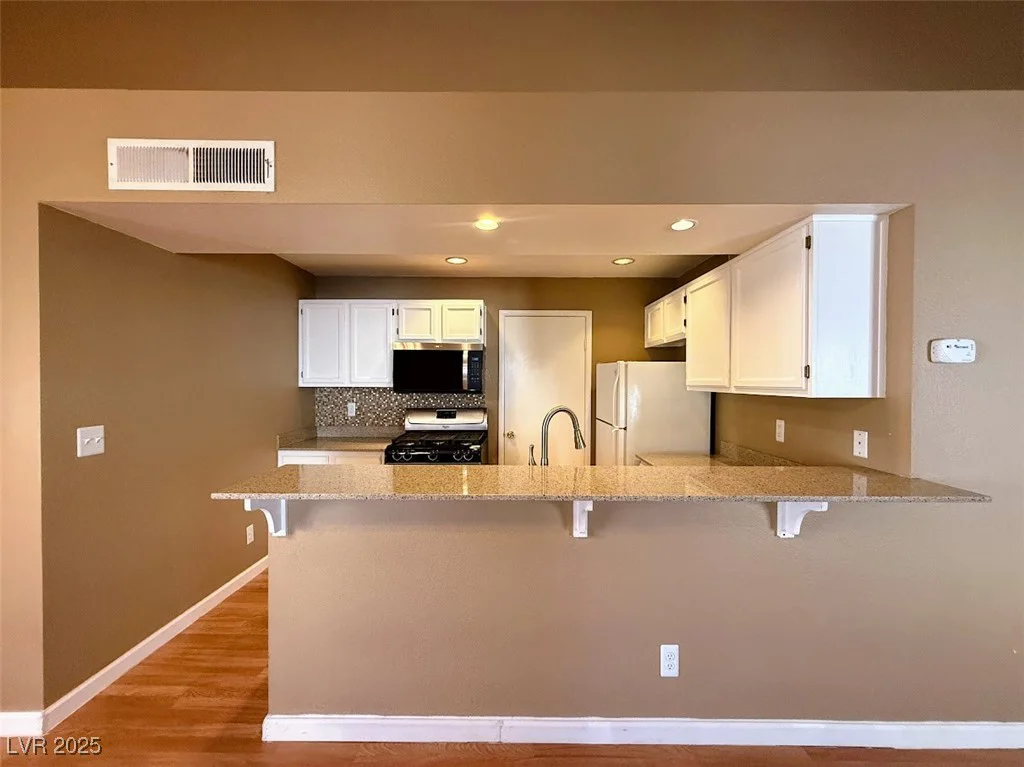 7570 Flamingo, Las Vegas, NV 89147