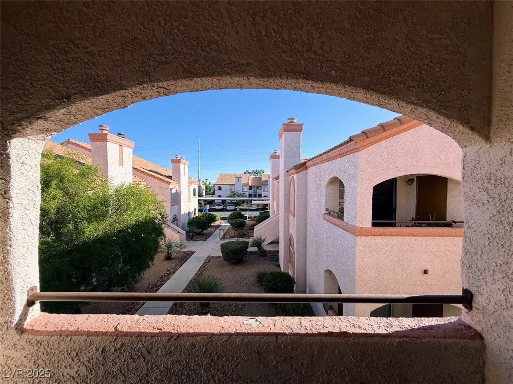 7570 Flamingo, Las Vegas, NV 89147