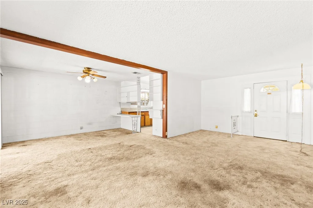 970 Laramore, Las Vegas, NV 89119