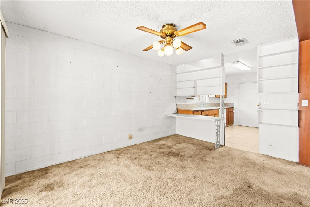 970 Laramore, Las Vegas, NV 89119