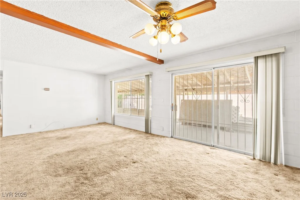 970 Laramore, Las Vegas, NV 89119