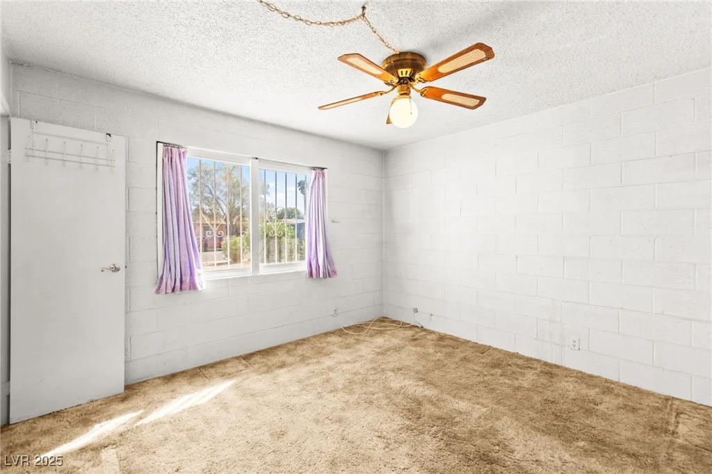 970 Laramore, Las Vegas, NV 89119