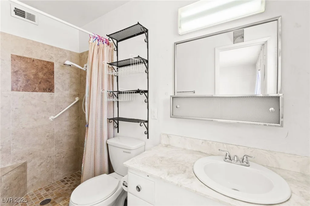 970 Laramore, Las Vegas, NV 89119