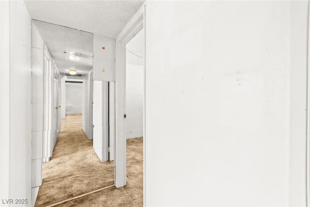 970 Laramore, Las Vegas, NV 89119