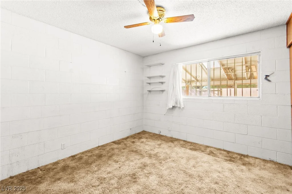 970 Laramore, Las Vegas, NV 89119