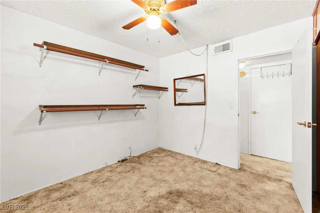 970 Laramore, Las Vegas, NV 89119