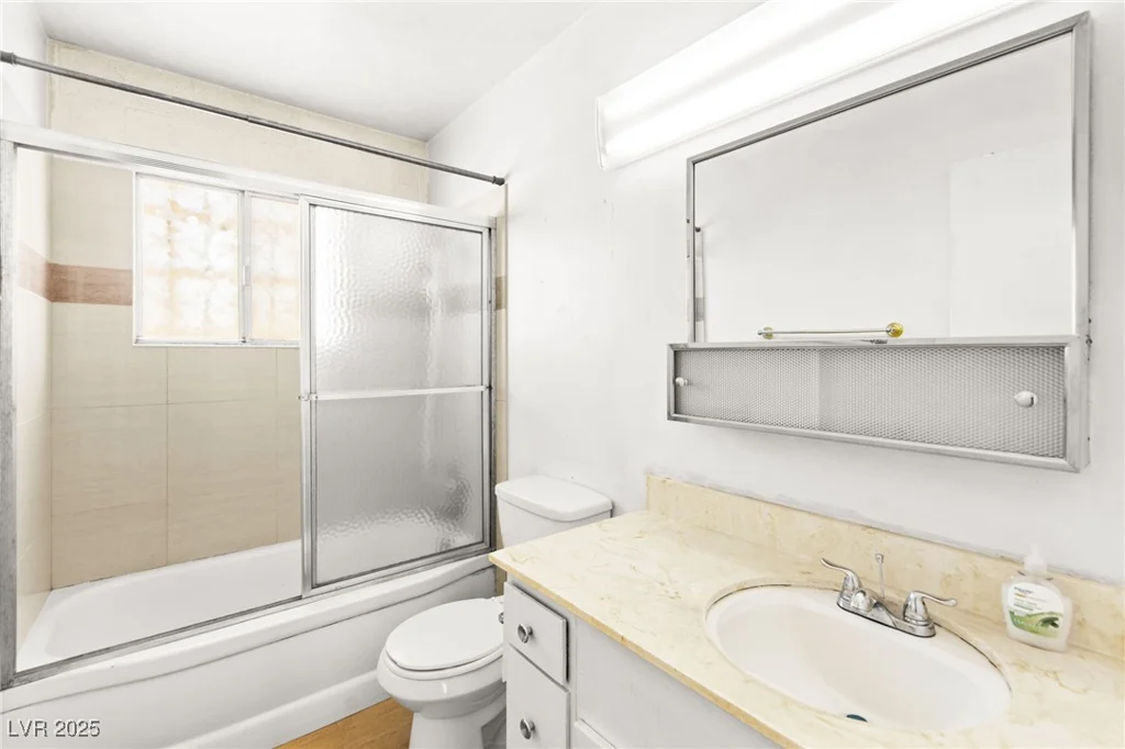 970 Laramore, Las Vegas, NV 89119