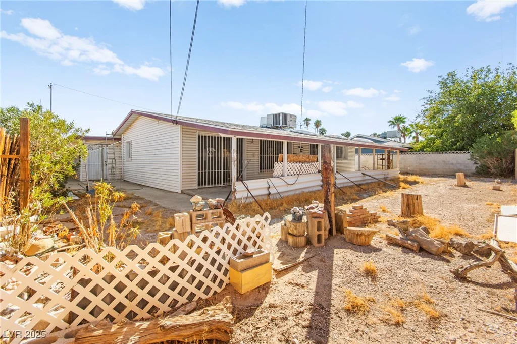 970 Laramore, Las Vegas, NV 89119