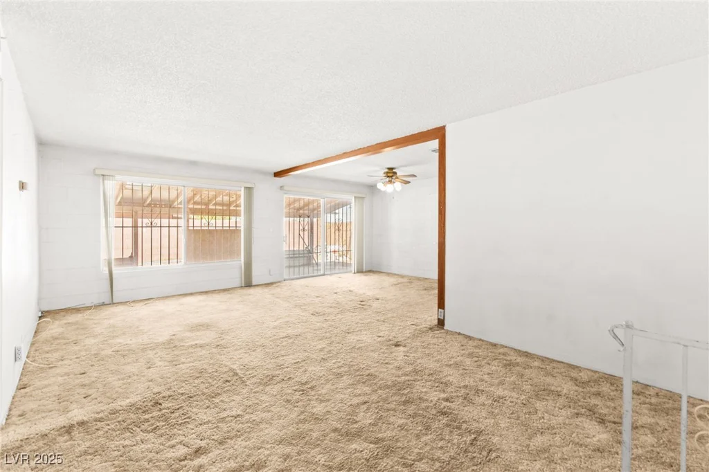 970 Laramore, Las Vegas, NV 89119