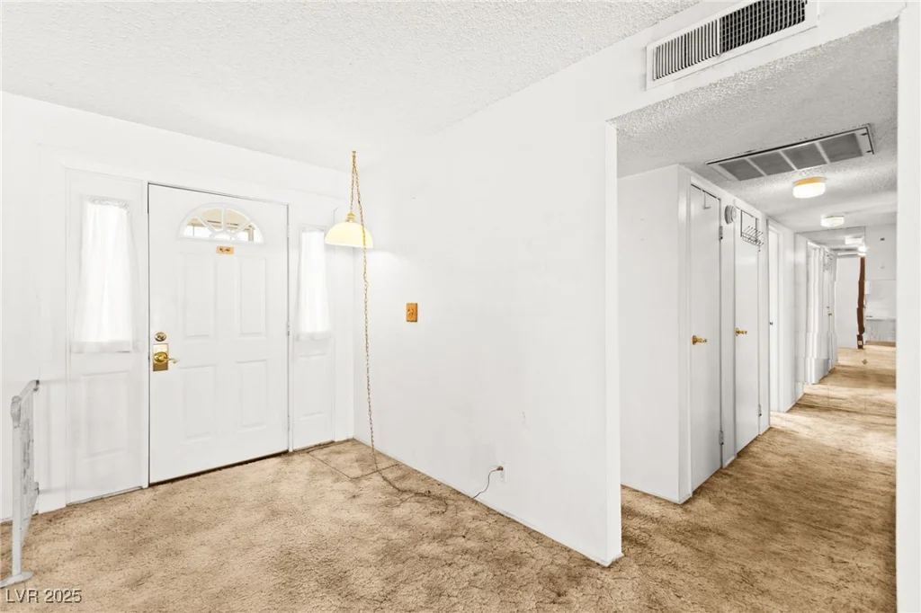 970 Laramore, Las Vegas, NV 89119