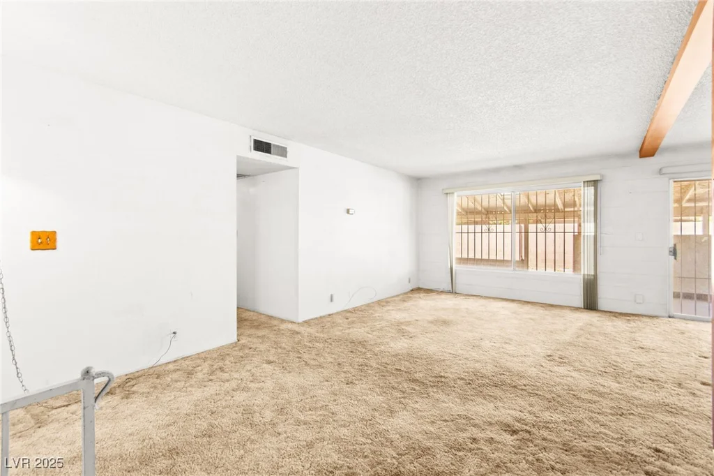 970 Laramore, Las Vegas, NV 89119