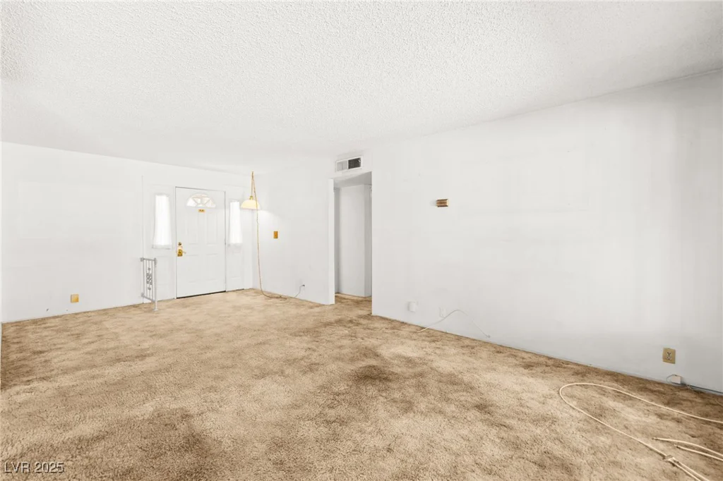 970 Laramore, Las Vegas, NV 89119