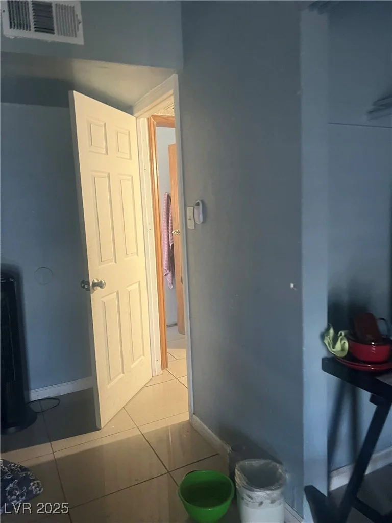 1905 Walker, Las Vegas, NV 89106