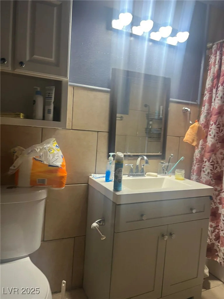 1905 Walker, Las Vegas, NV 89106