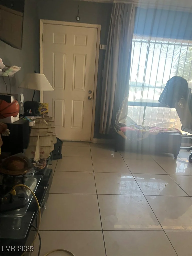 1905 Walker, Las Vegas, NV 89106