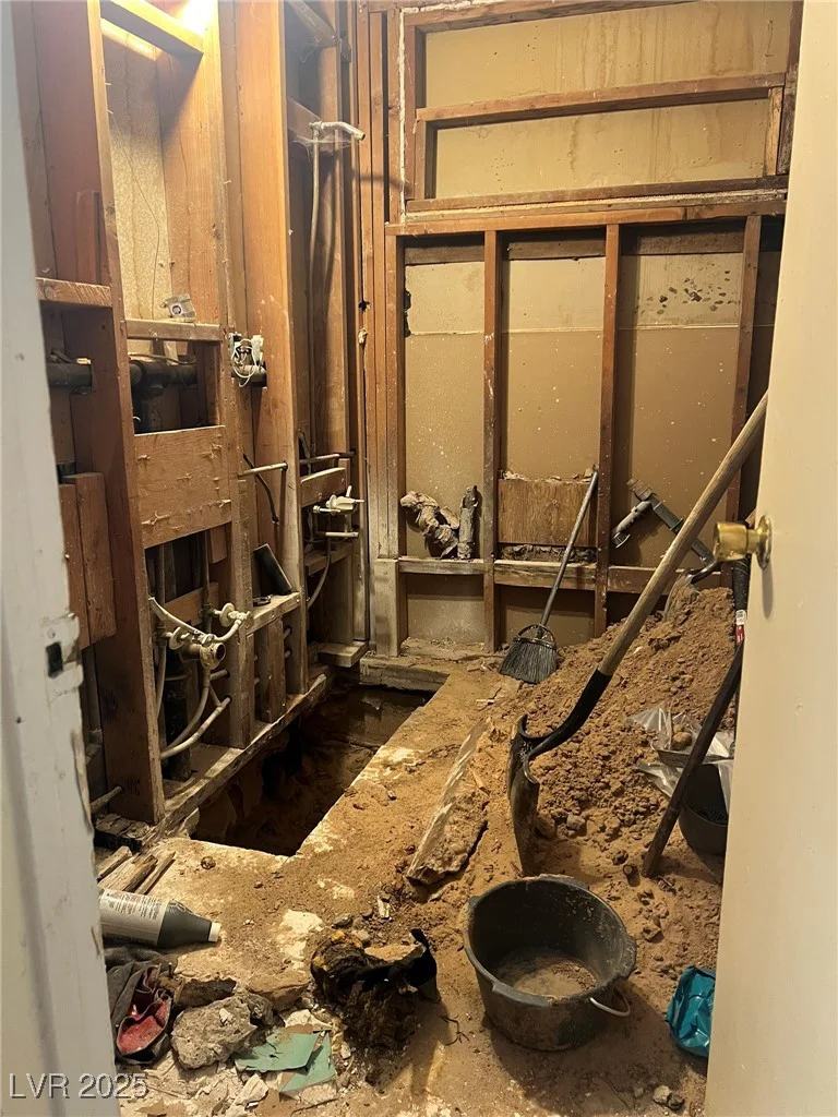 1905 Walker, Las Vegas, NV 89106