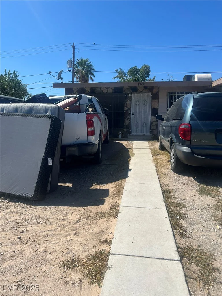 1905 Walker, Las Vegas, NV 89106