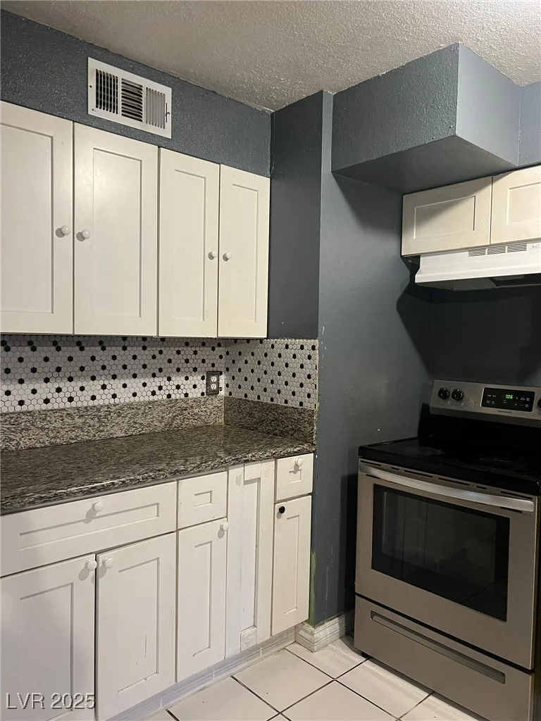 1905 Walker, Las Vegas, NV 89106