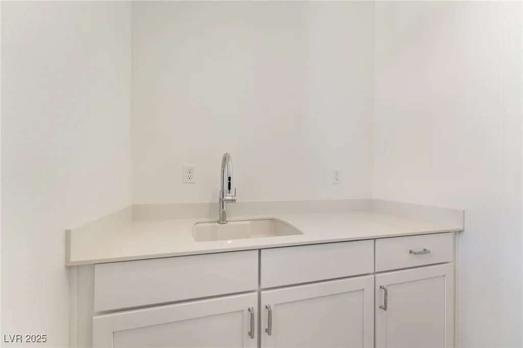11534 Hillrise, Las Vegas, NV 89138