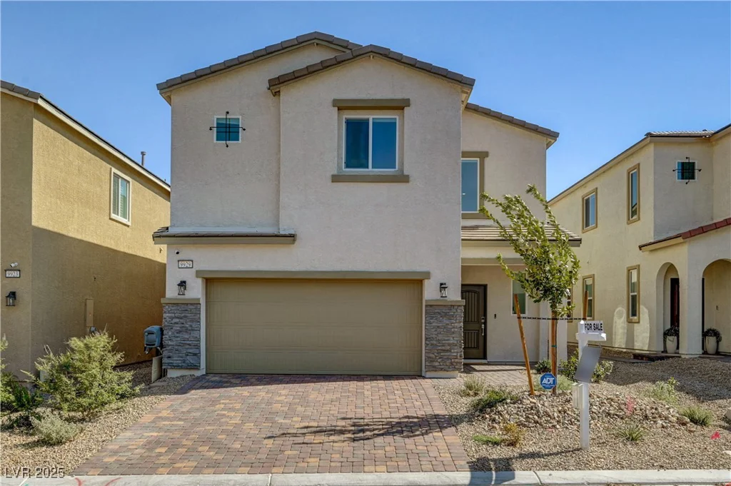 9929 Lost Horse, Las Vegas, NV 89178