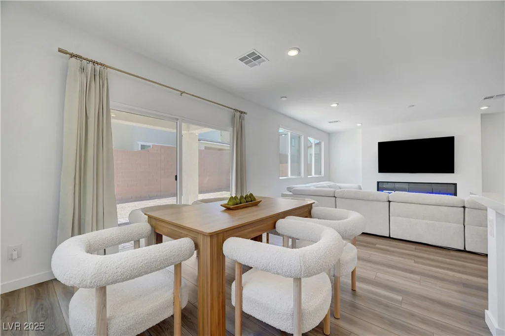 9929 Lost Horse, Las Vegas, NV 89178