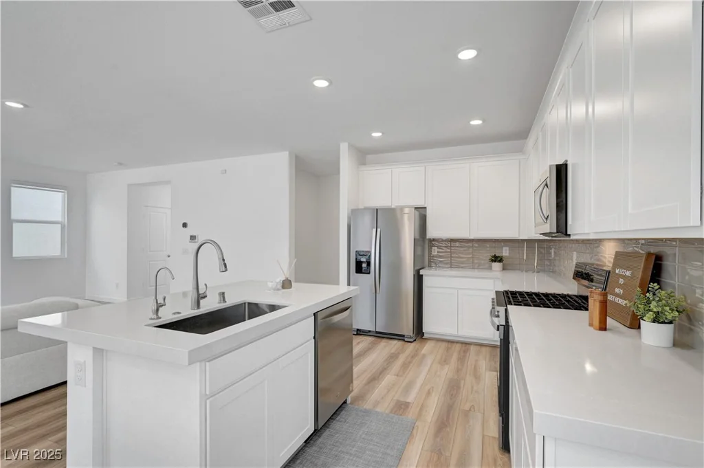 9929 Lost Horse, Las Vegas, NV 89178
