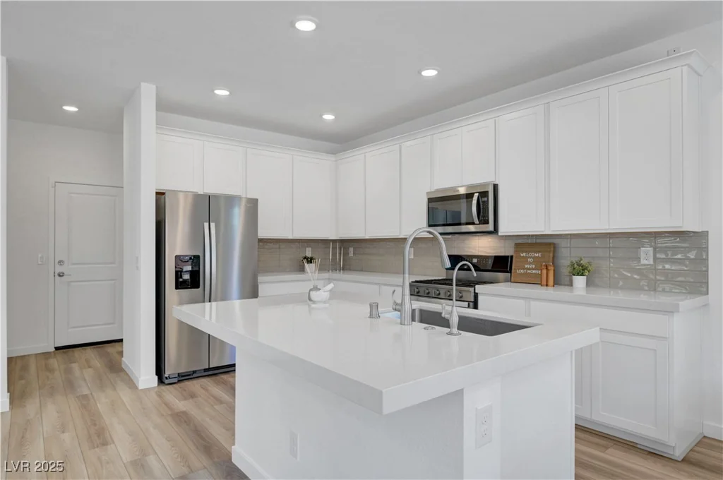 9929 Lost Horse, Las Vegas, NV 89178