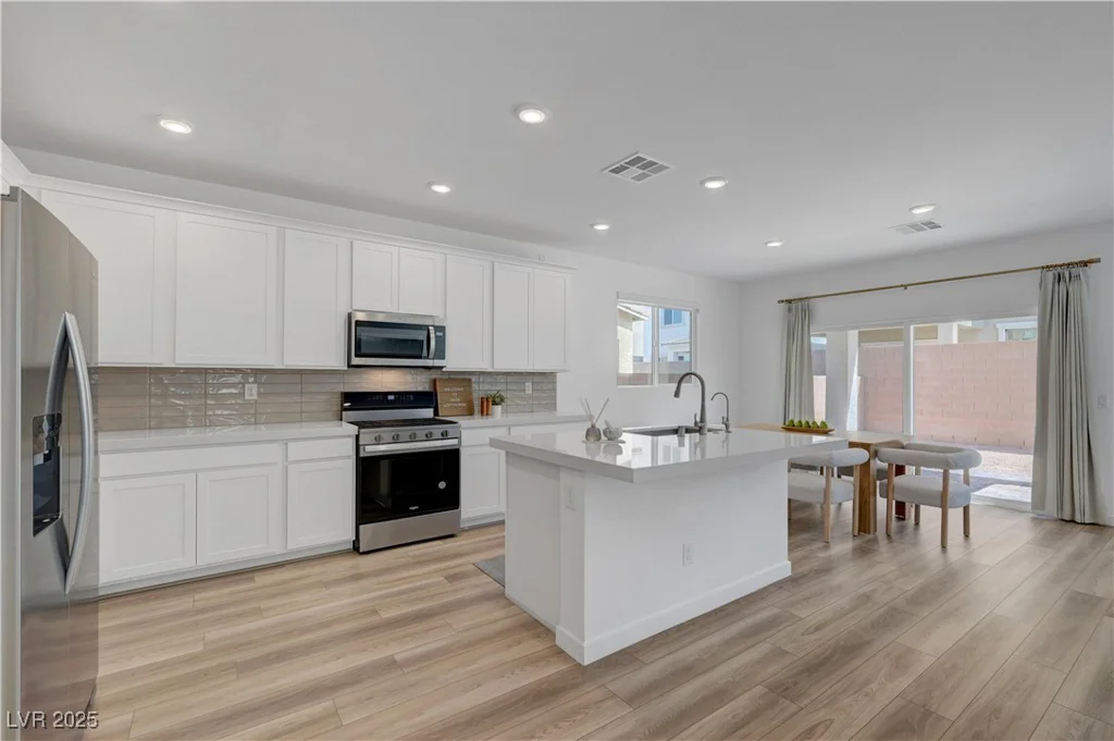 9929 Lost Horse, Las Vegas, NV 89178