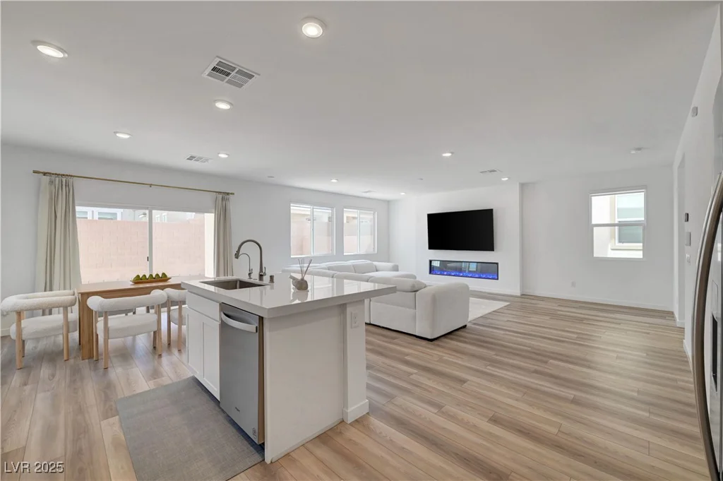 9929 Lost Horse, Las Vegas, NV 89178