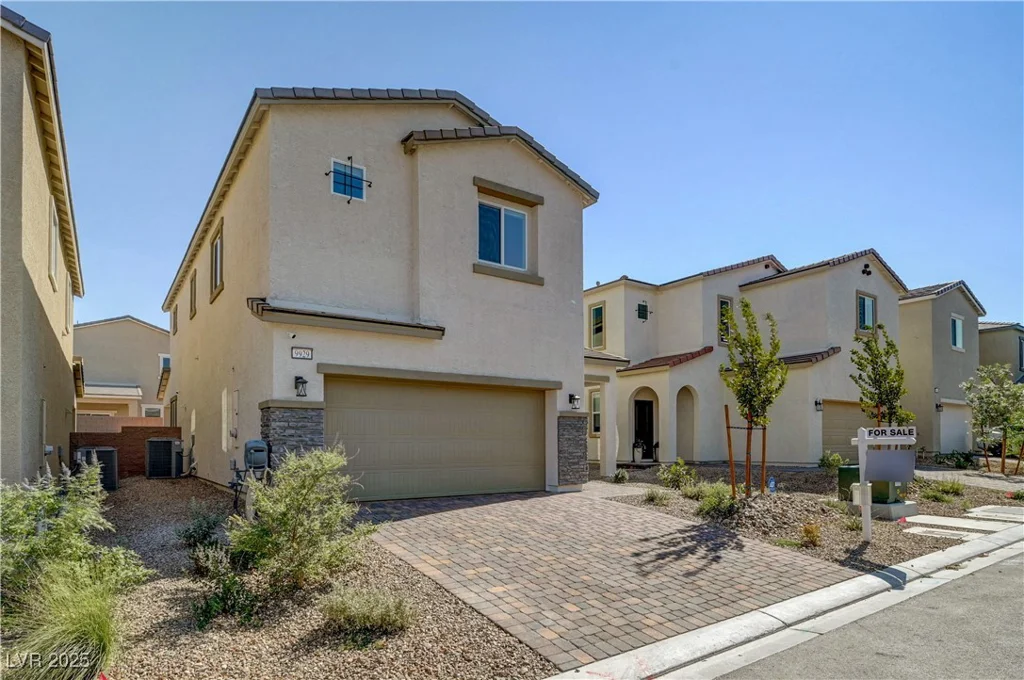 9929 Lost Horse, Las Vegas, NV 89178