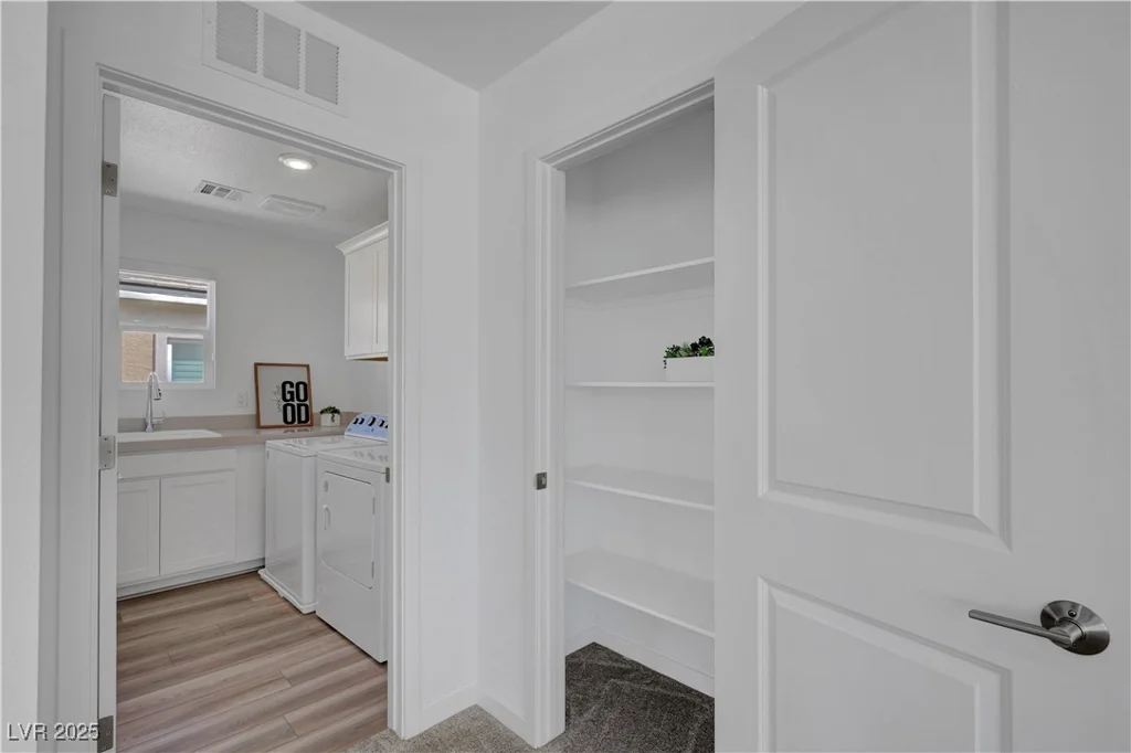9929 Lost Horse, Las Vegas, NV 89178