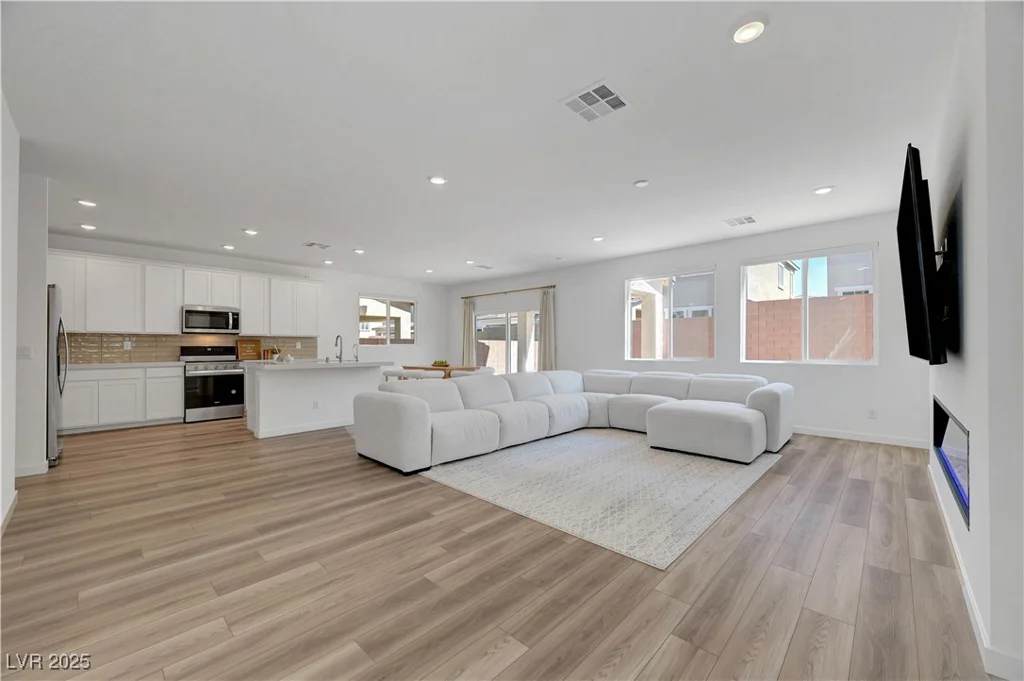 9929 Lost Horse, Las Vegas, NV 89178