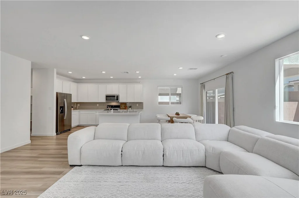 9929 Lost Horse, Las Vegas, NV 89178