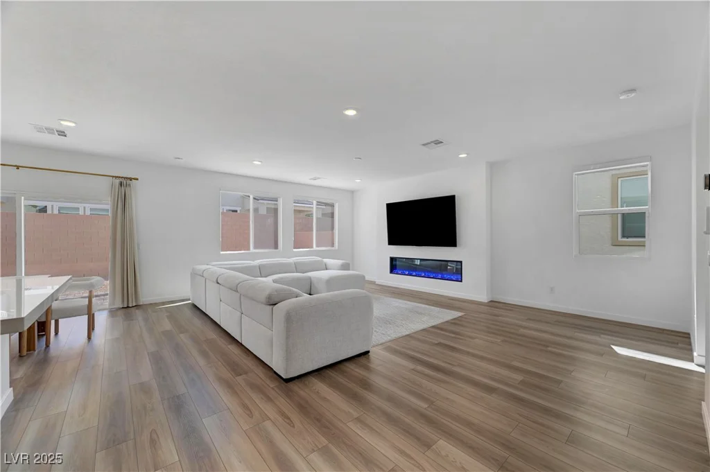 9929 Lost Horse, Las Vegas, NV 89178