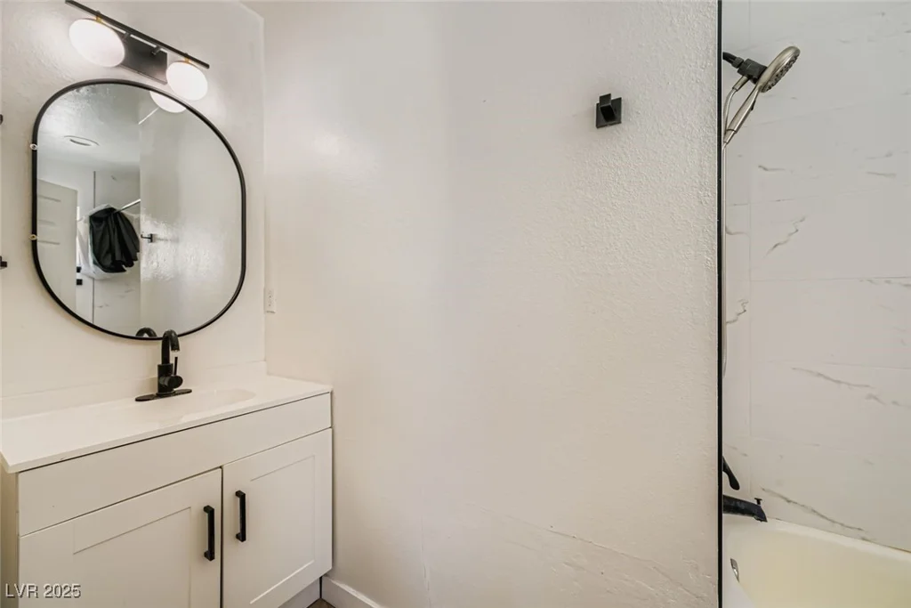 5060 Newport Cove, Las Vegas, NV 89119