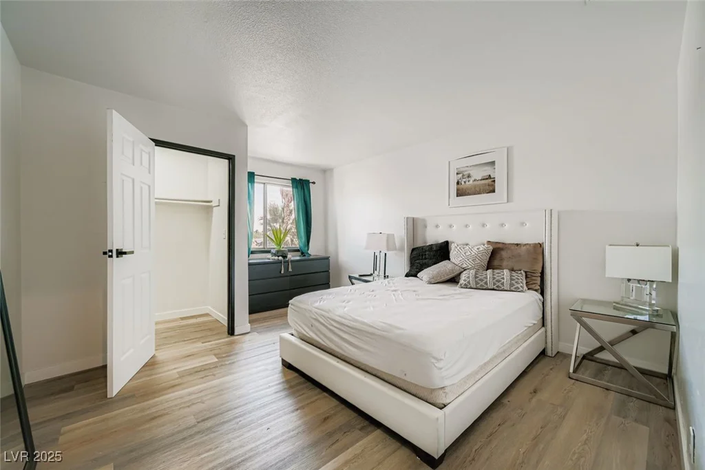 5060 Newport Cove, Las Vegas, NV 89119