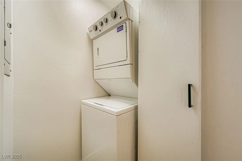 5060 Newport Cove, Las Vegas, NV 89119