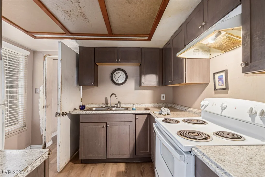 520 Leonard, Las Vegas, NV 89106