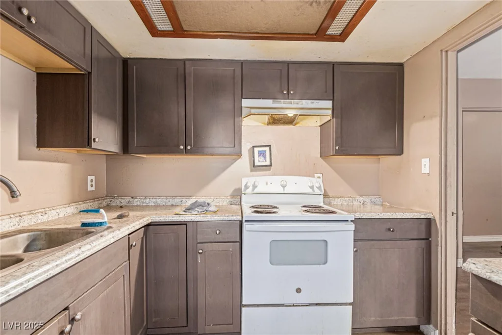 520 Leonard, Las Vegas, NV 89106