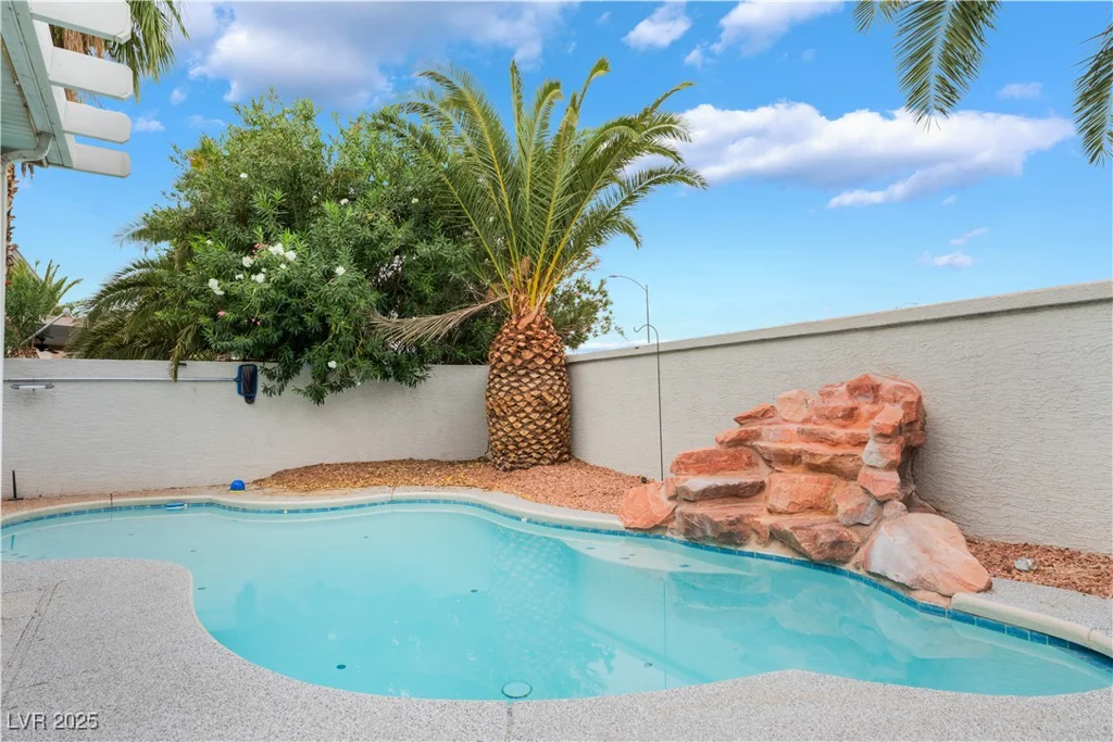 3695 Funston, Las Vegas, NV 89129