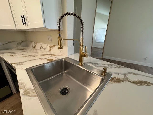 450 Elm, Las Vegas, NV 89169